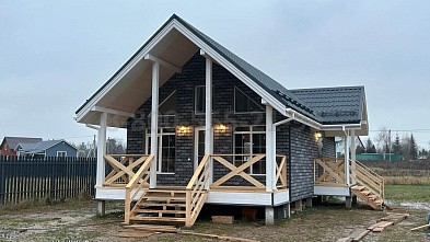 Двухэтажный каркасный дом 12х6м «Алсек» с террасой и лофтом