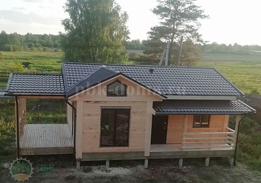 Одноэтажный дом из бруса 12 на 8 м.